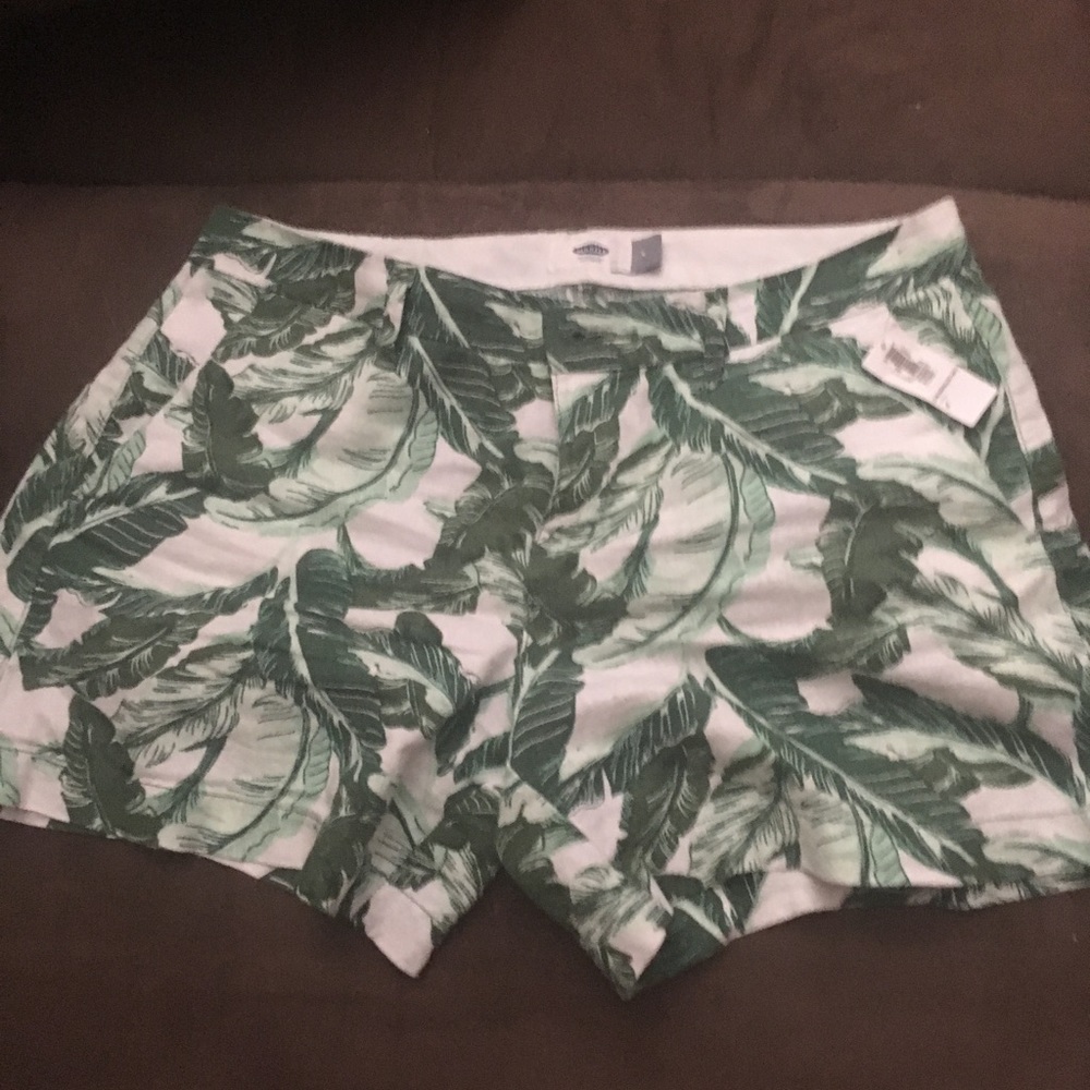 NWT old navy jungle theme chino shorts SZ4